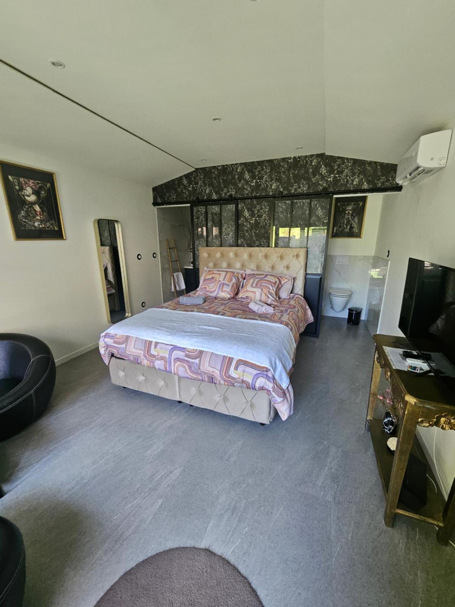 Hebergement Privee Jaccuzzi En Supplement Saint-Clair-du-Rhone Exterior foto