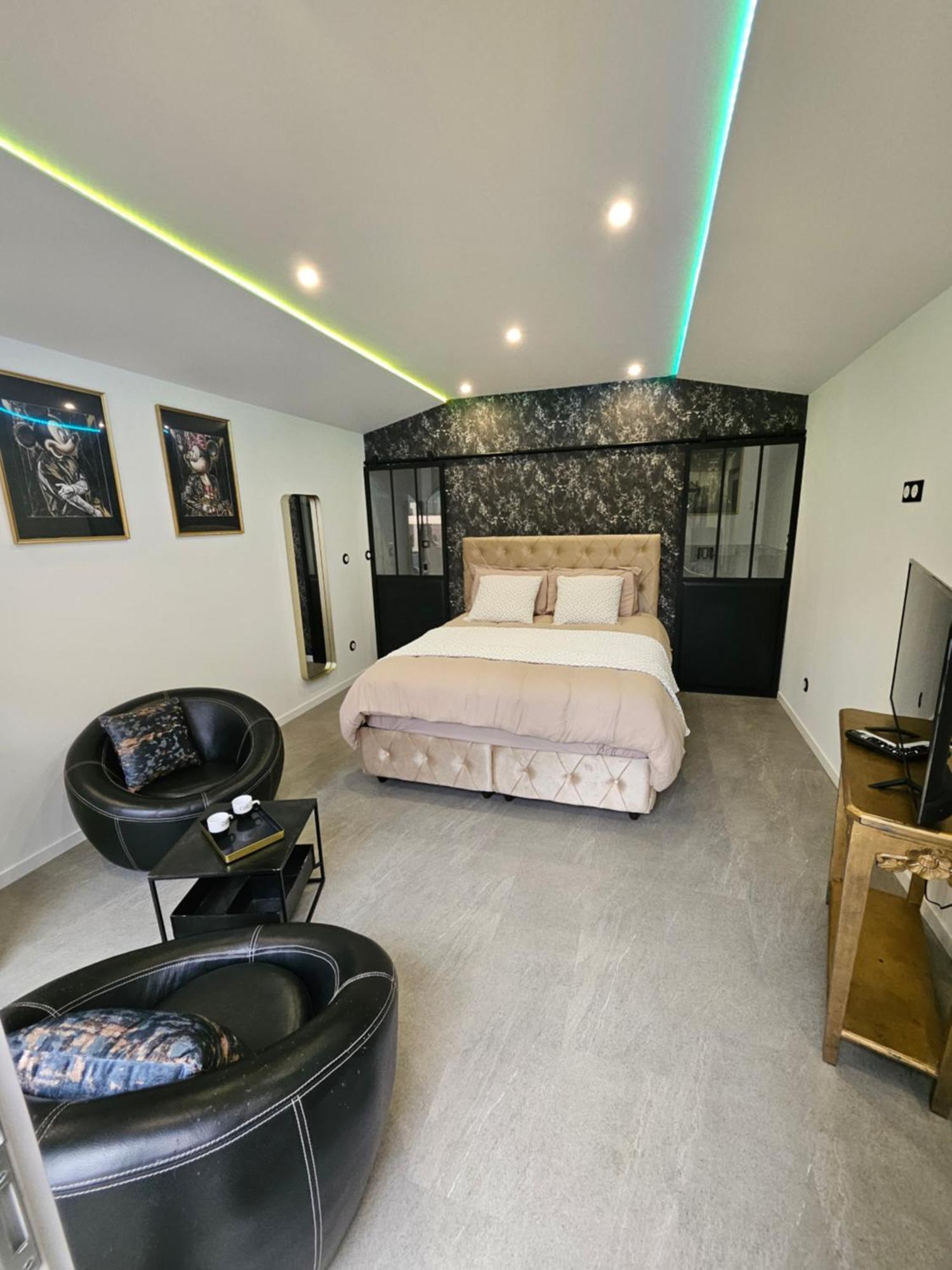Hebergement Privee Jaccuzzi En Supplement Saint-Clair-du-Rhone Exterior foto