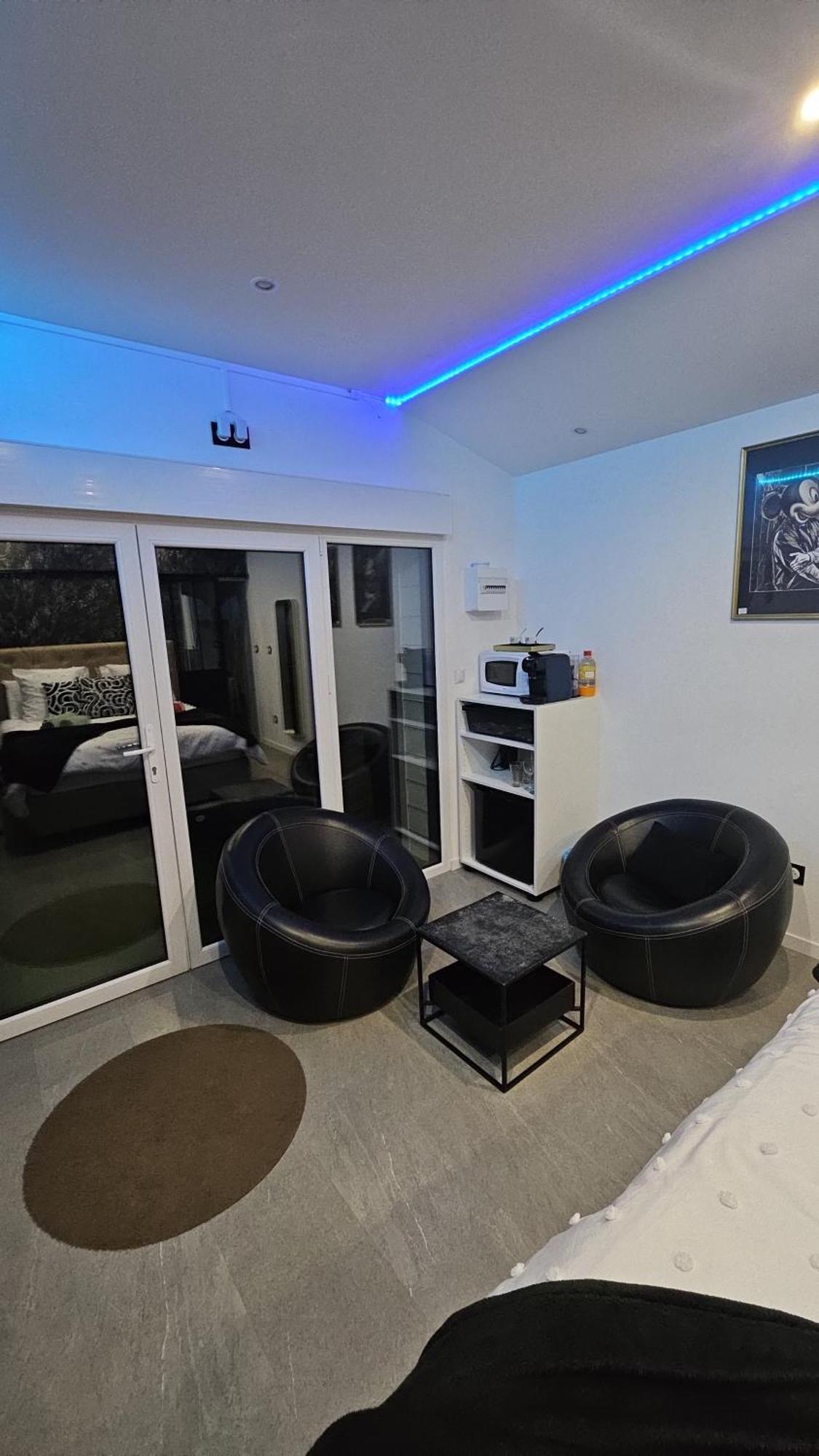 Hebergement Privee Jaccuzzi En Supplement Saint-Clair-du-Rhone Exterior foto